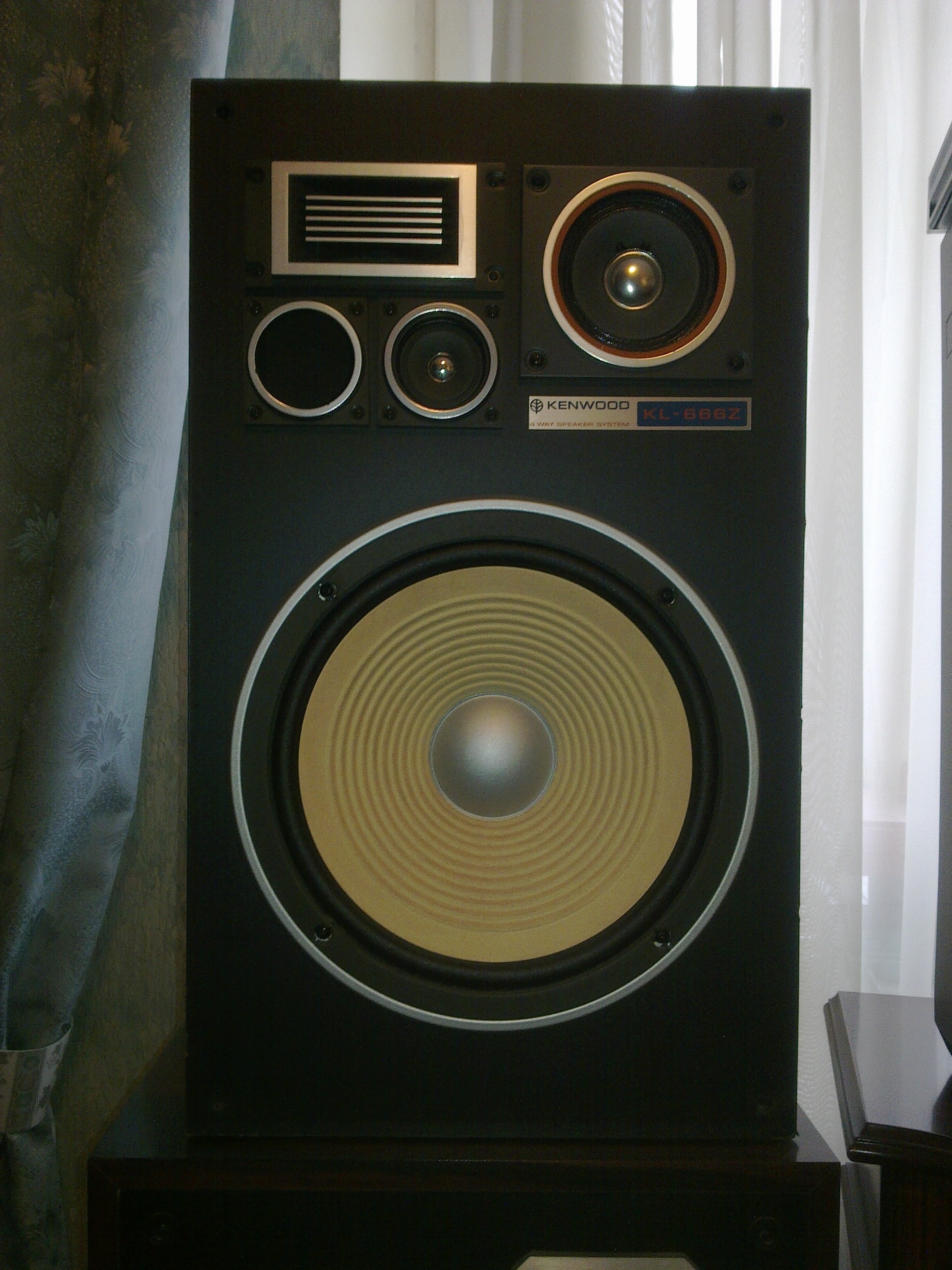 Автомобильные колонки kenwood