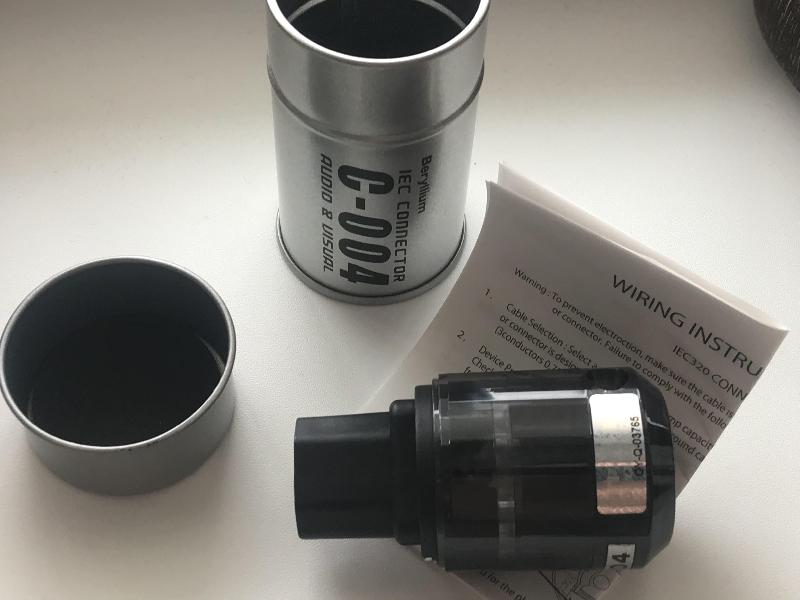 Oyaide c-004 Силовые (сетевые) коннекторы (разъёмы) для кабеля | Hi-Fi.ru