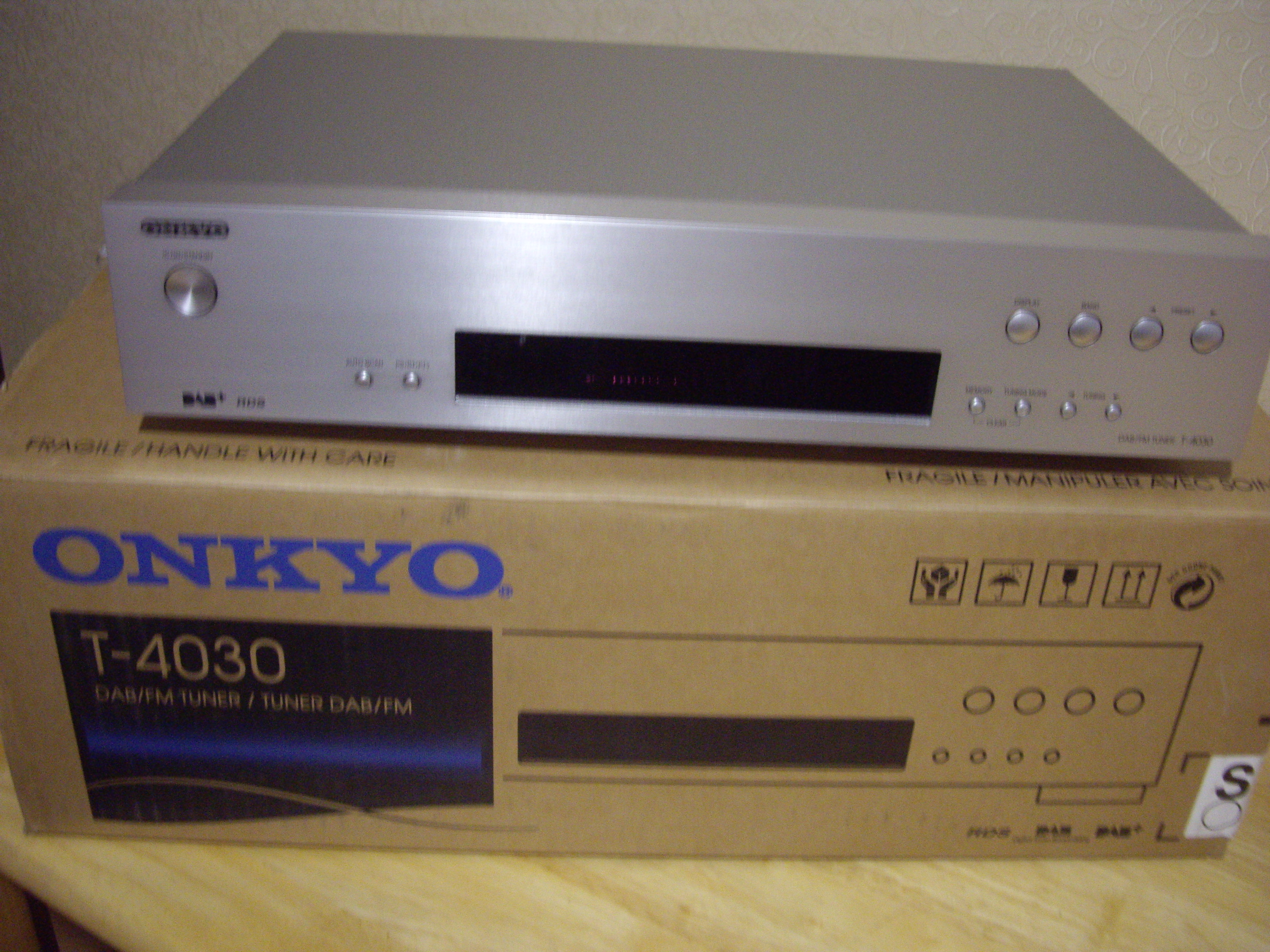 Onkyo T4030 DAB+/DAB/FM HiFi.ru