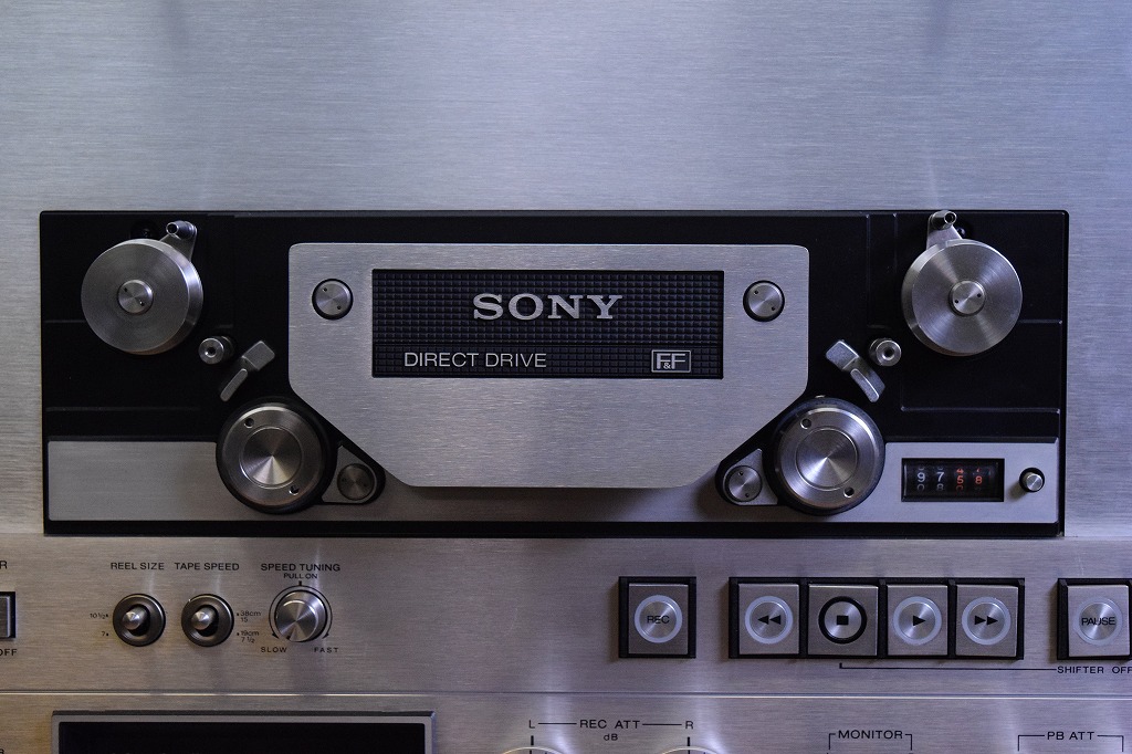 Магнитофон sony в машину