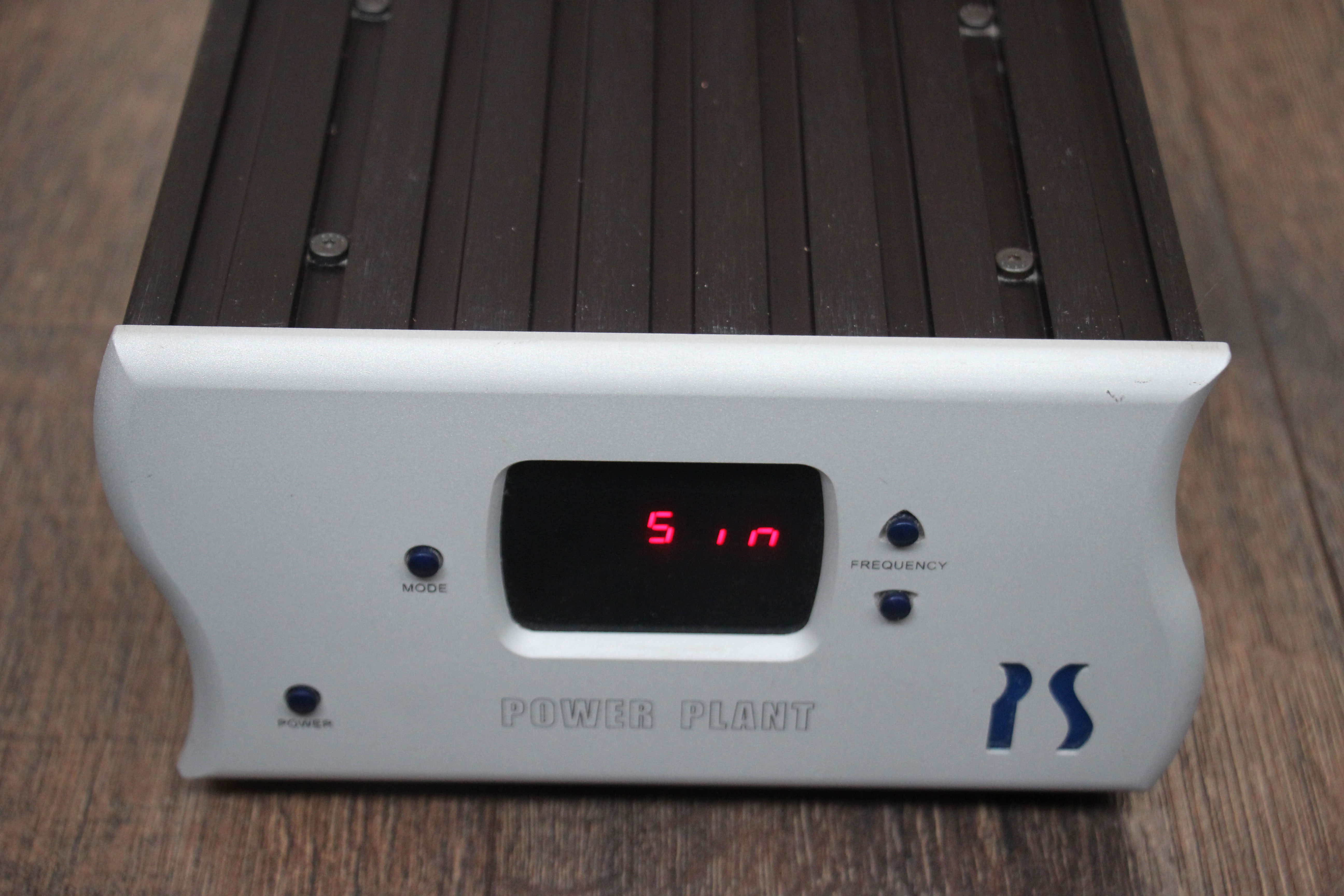 Продам регенератор питания PS Audio P300 Multiwave | Hi-Fi.ru