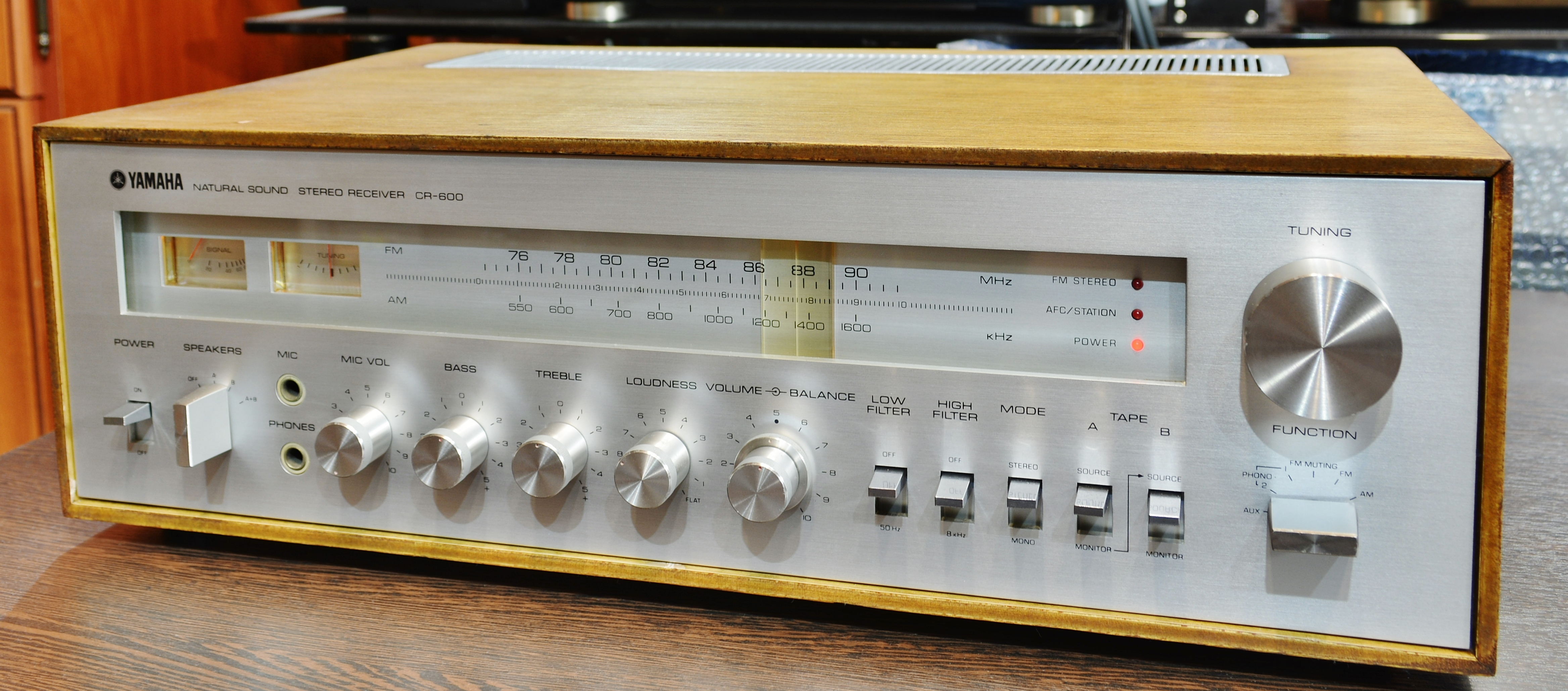  Yamaha CR 600 Hi Fi ru
