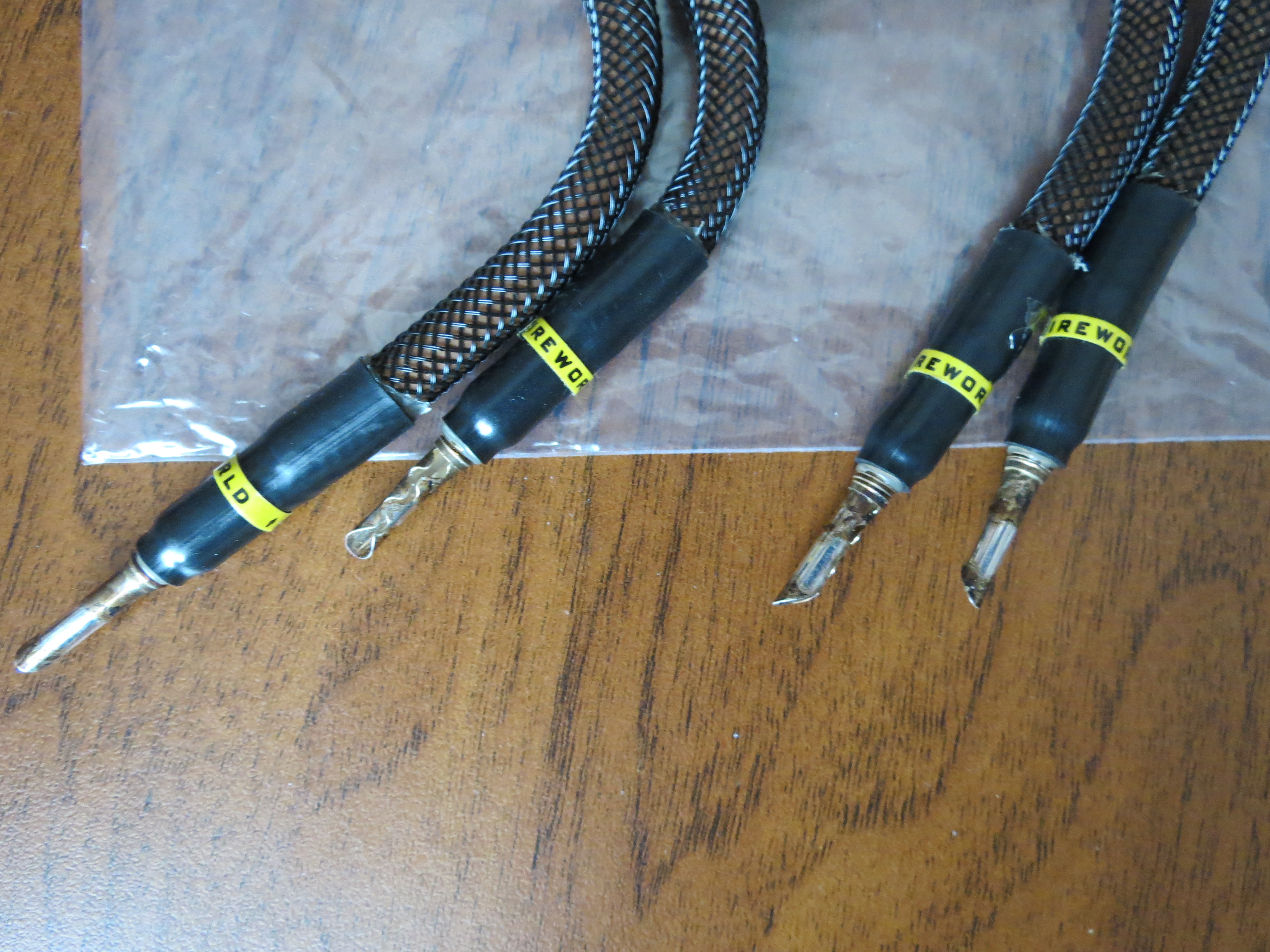 Wireworld ECLIPSE 6 - акустические перемычки \"банан\" | Hi-Fi.ru