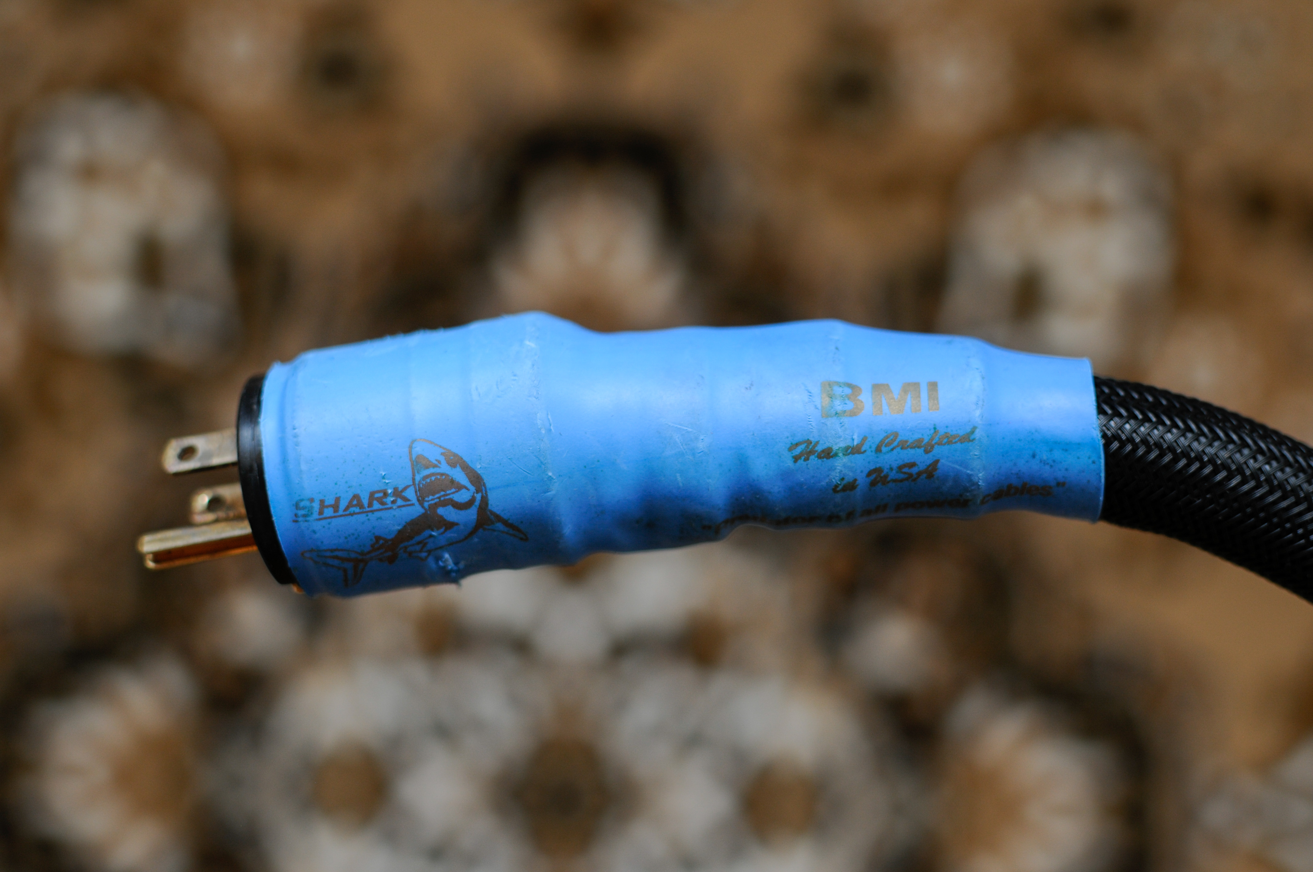 сетевой кабель BMI Shark | Hi-Fi.ru