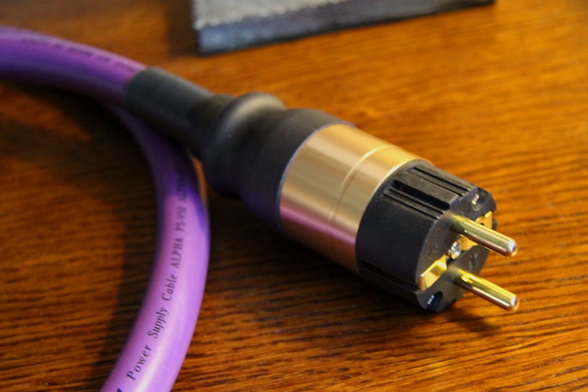 Furutech Power Alpha PS950 HiFi.ru