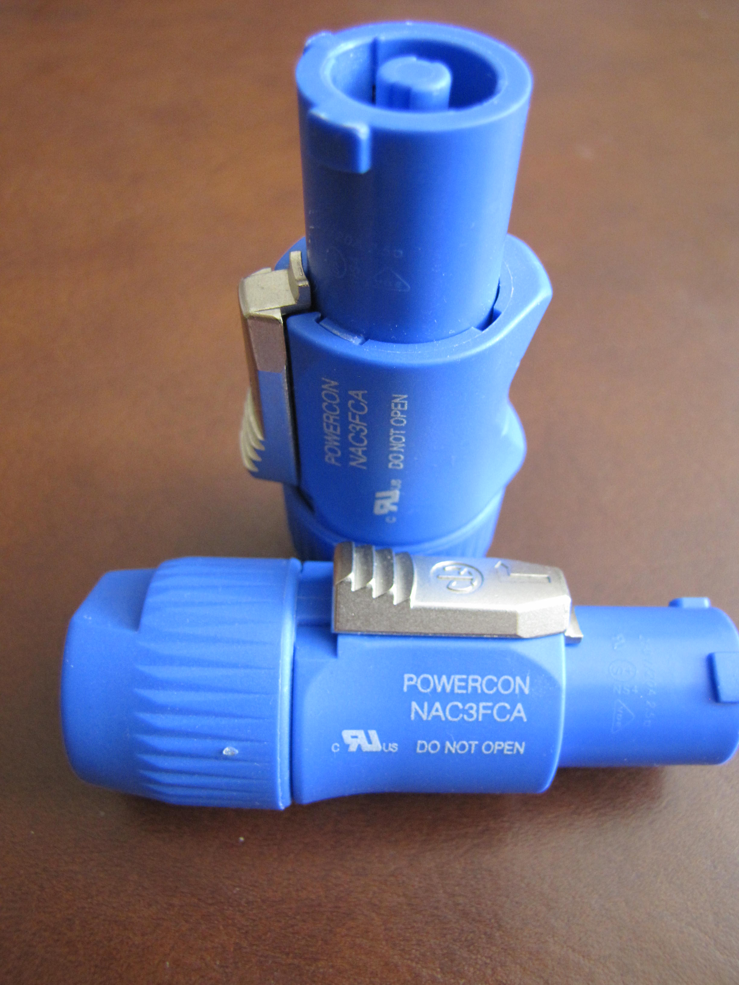 Разъем(коннектор) силовой (сетевой) Neutrik Power Con NAC3FCA | Hi-Fi.ru