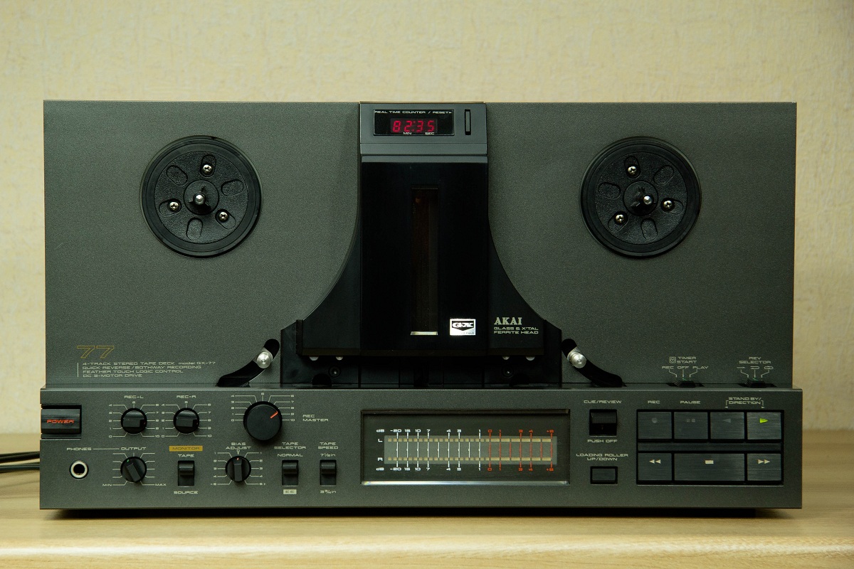 Akai gx 77