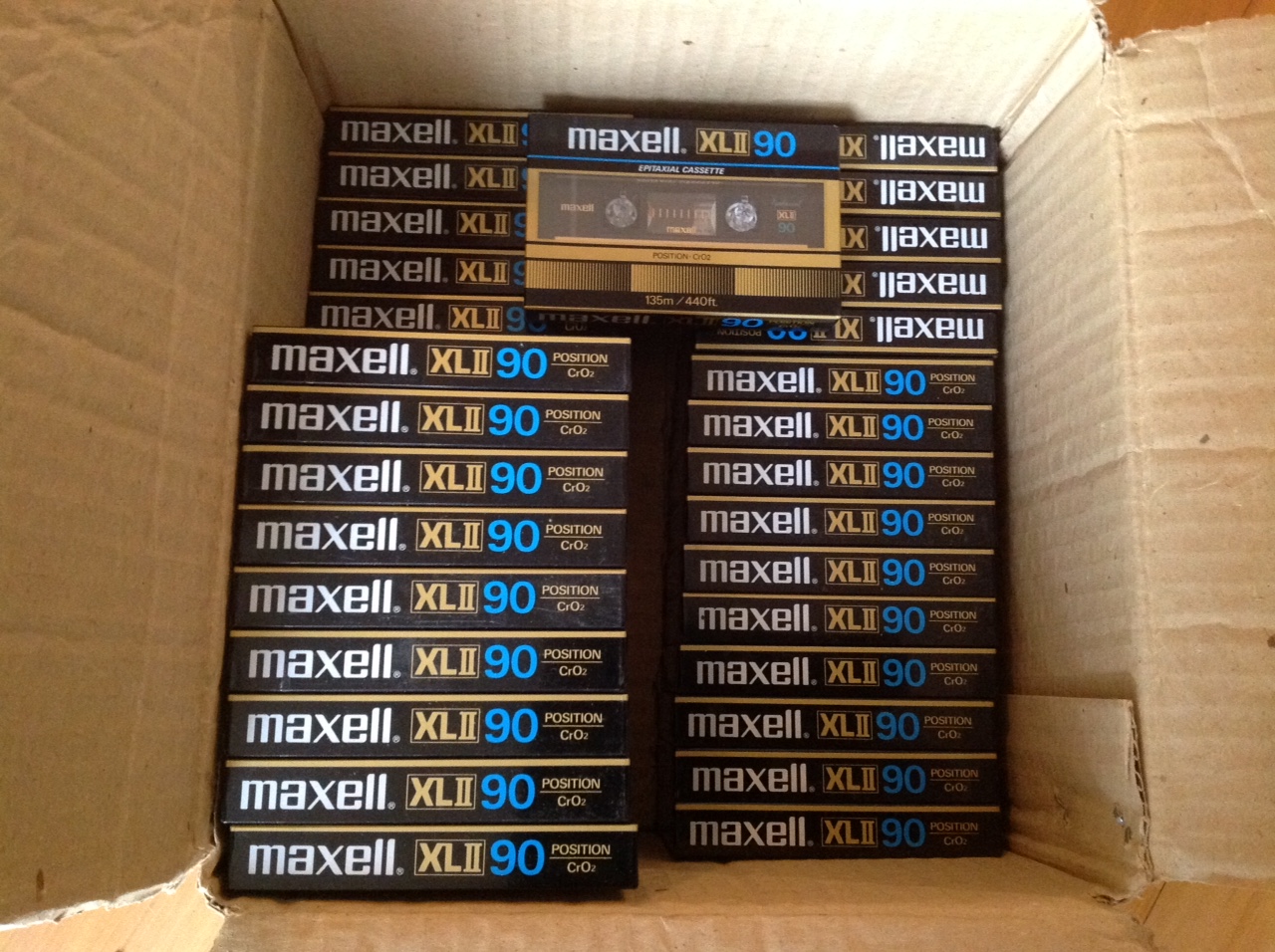 Каталог аудиокассет. Maxell XL II 90. Кассеты Maxell XL ll 90. Maxell xl2 90 аудиокассеты. Аудиокассета Maxell XLII 90.