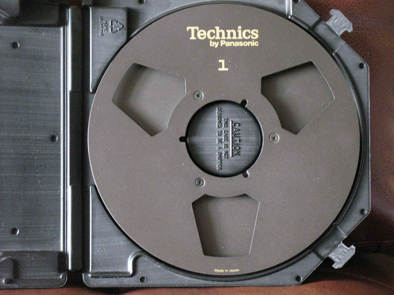 Металлическая катушка Technics (1100м) | Hi-Fi.ru