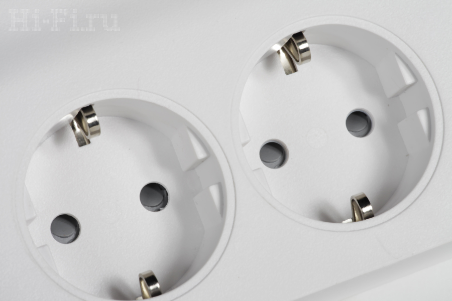 Сетевой фильтр АРС SurgeArrest PMF83VT-RS Сетевой фильтр АРС SurgeArrest PMF83VT-RS