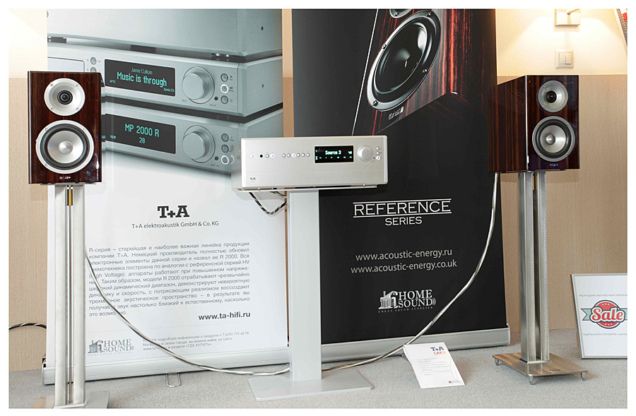 Акустические системы Acoustic Energy R1 и интегрированный усилитель T+A PA 2500 R