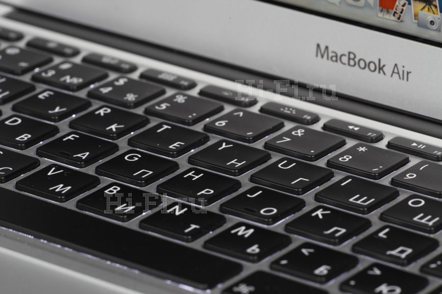 Ультракомпактный ноутбук Apple MacBook Air 11