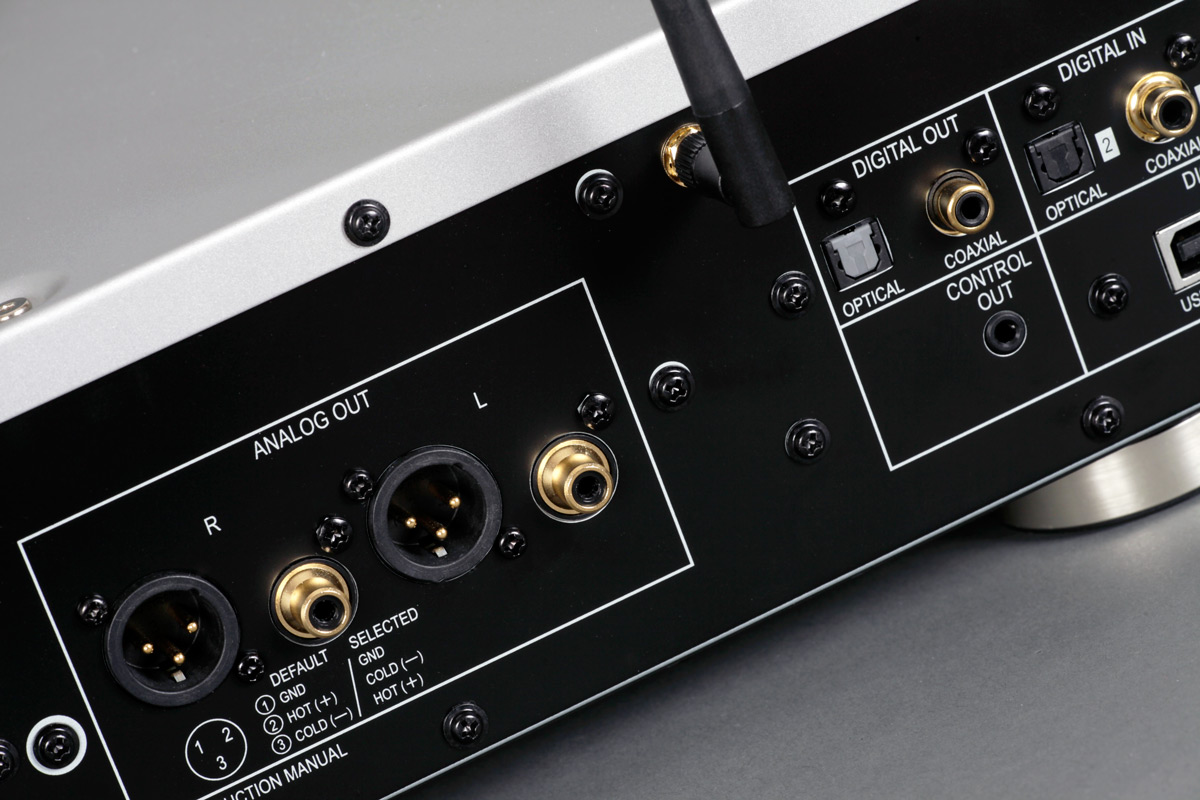 Поток аудио. Поток аудио. Audio streaming. Mcintosh audio. Эквалайзер waves.