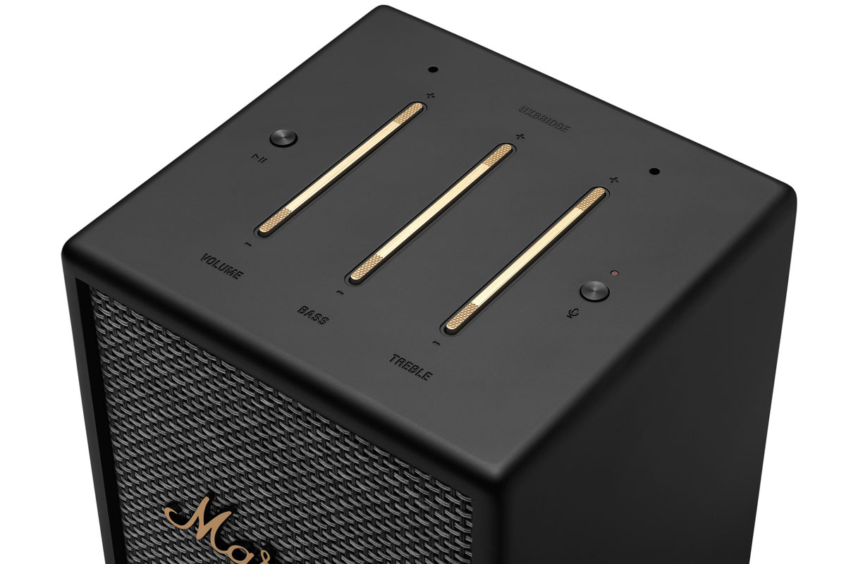 Беспроводная колонка Marshall Uxbridge Voice управляется голосом