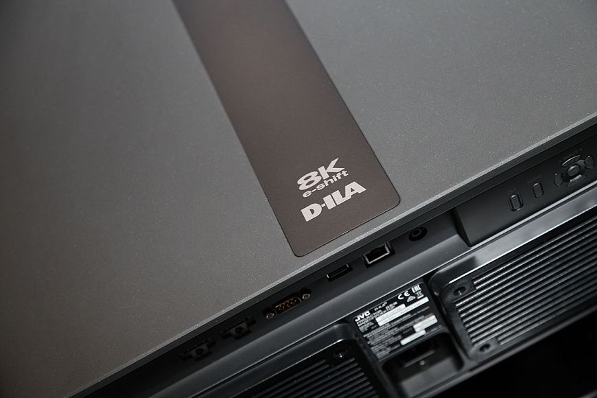 Лазерный 8K-проектор для домашнего кинотеатра JVC DLA-NZ7