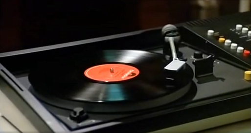 10 проигрывателей винила, снявшихся в кино