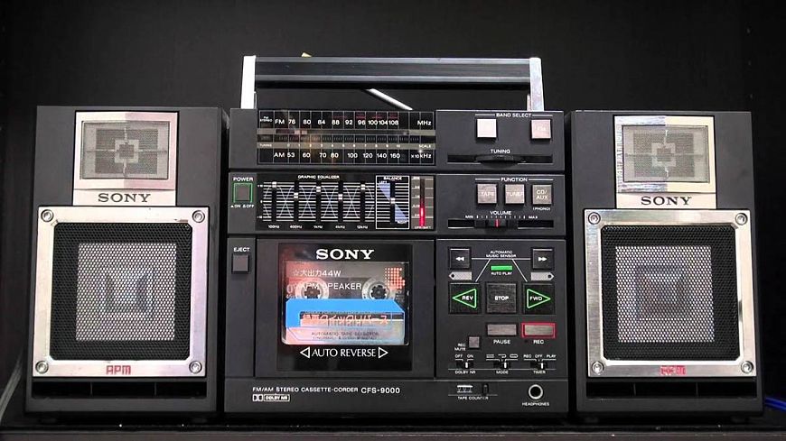 4. Sony CFS-9000