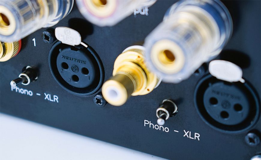 KJF SA-01 — компактный двухканальный усилитель мощности