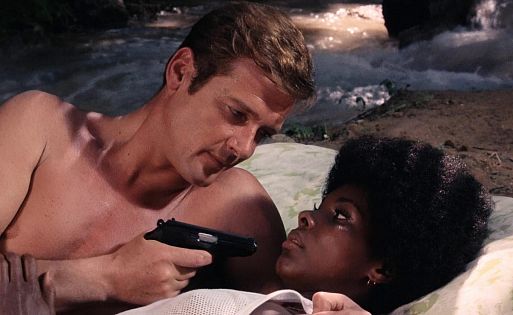 5. «Живи и дай умереть» / Live and Let Die (1973)