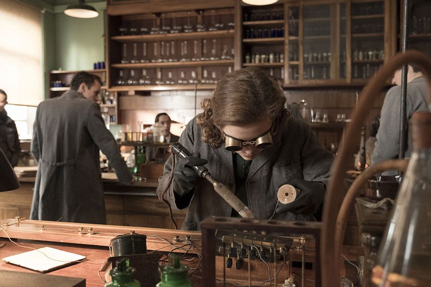 Код красный / Red Joan (2018)