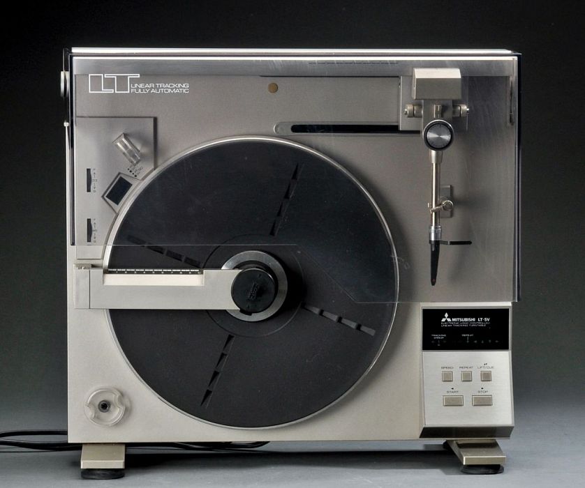 Топ 10 вертикальных проигрывателей винила