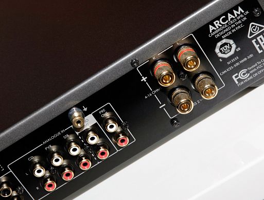 Интегральный усилитель Arcam SA10