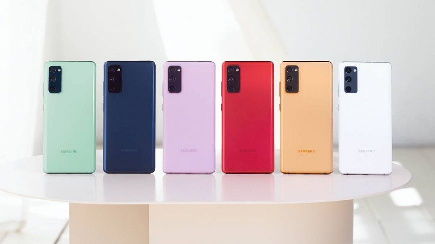 Смартфон Samsung Galaxy S21 FE