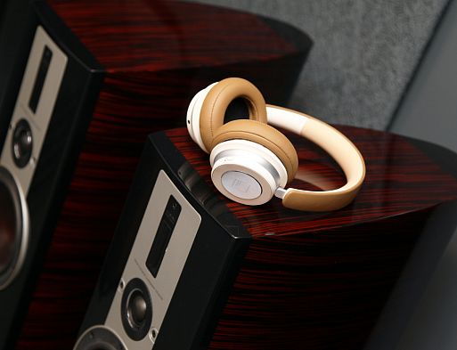 Беспроводные наушники DALI iO-6