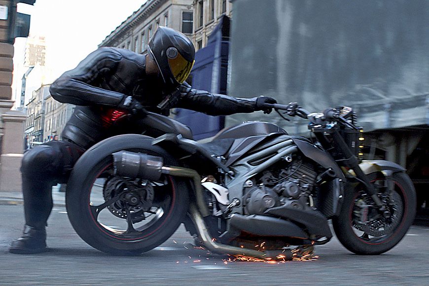 Форсаж: Хоббс и Шоу / Fast & Furious Presents: Hobbs & Shaw (2019)