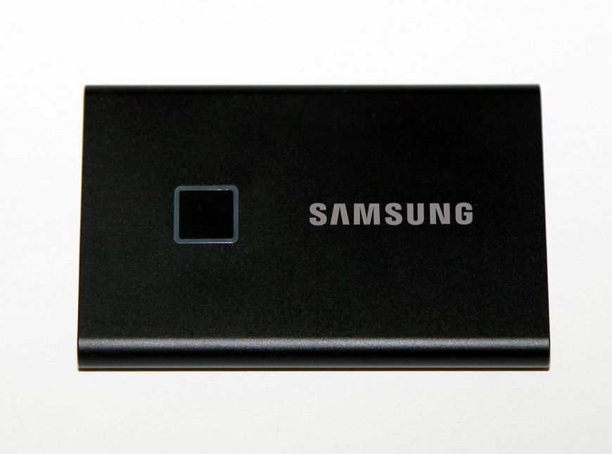 Портативный SSD-накопитель Samsung T7 Touch