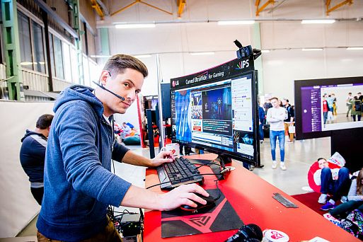 Мониторы LG на фестивале Стримфест 2018