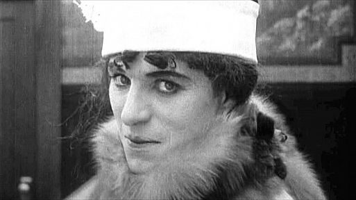 «Женщина» / A Woman (1915) – Чарли Чаплин