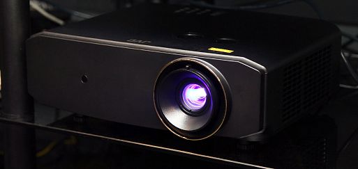 Лазерный 4K-проектор для домашнего кинотеатра JVC LX-NZ3