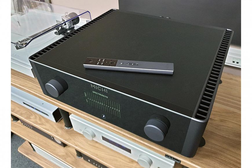 Интегральный усилитель Rotel Michi X3