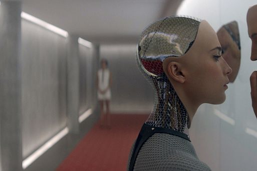15. «Из машины» / Ex Machina (2014)