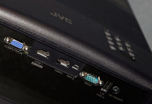 4K HDR DPL-проектор JVC LX-UH1