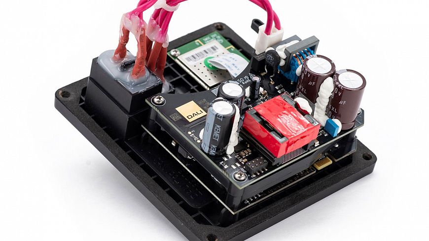 Тестируем беспроводную систему домашнего кинотеатра DALI EQUI на базе акустики серии OBERON C