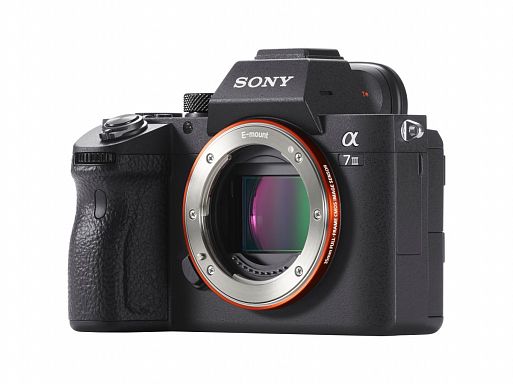 Полнокадровая беззеркальная камера Sony α7 III