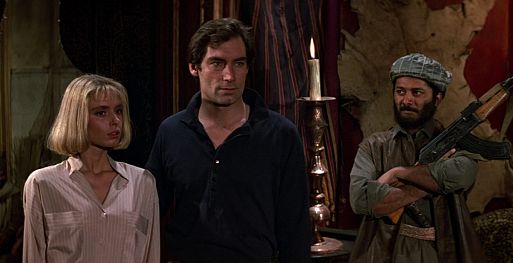 2. «Искры из глаз» / The Living Daylights (1987)