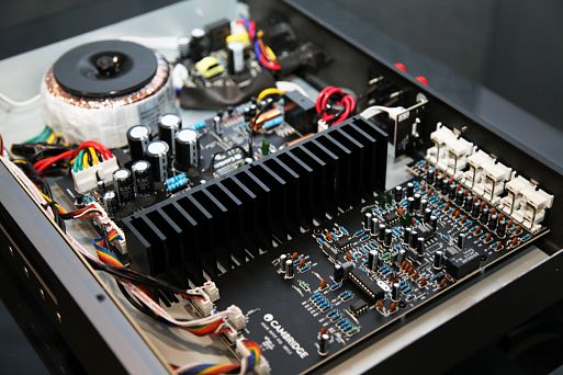 Тестируем стереосистему из электронных компонентов Cambridge серии AX и акустики DALI Spektor 6