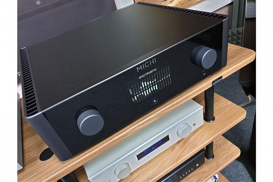 Интегральный усилитель Rotel Michi X3