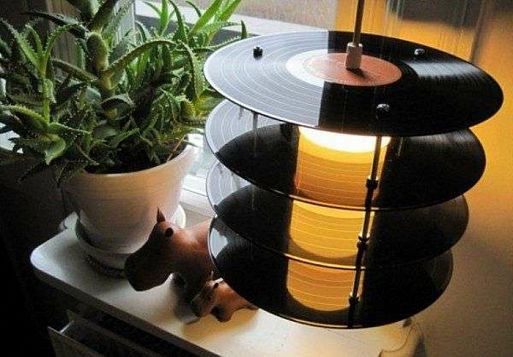 Предметы быта, сделанные из виниловых пластинок