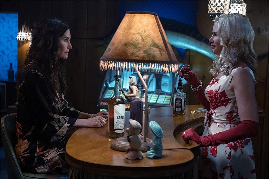 Сияющая долина / Shining Vale (2022)