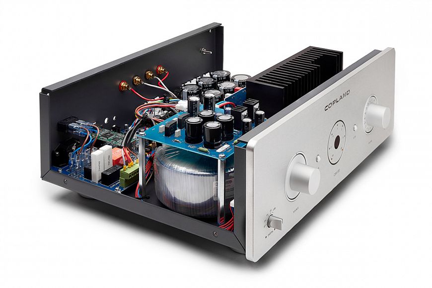 Copland CSA-150 — гибридный интегральный усилитель из Дании