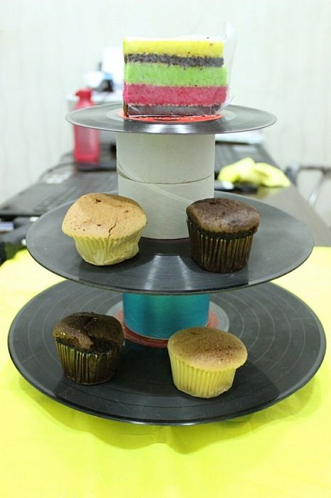 Предметы быта, сделанные из виниловых пластинок