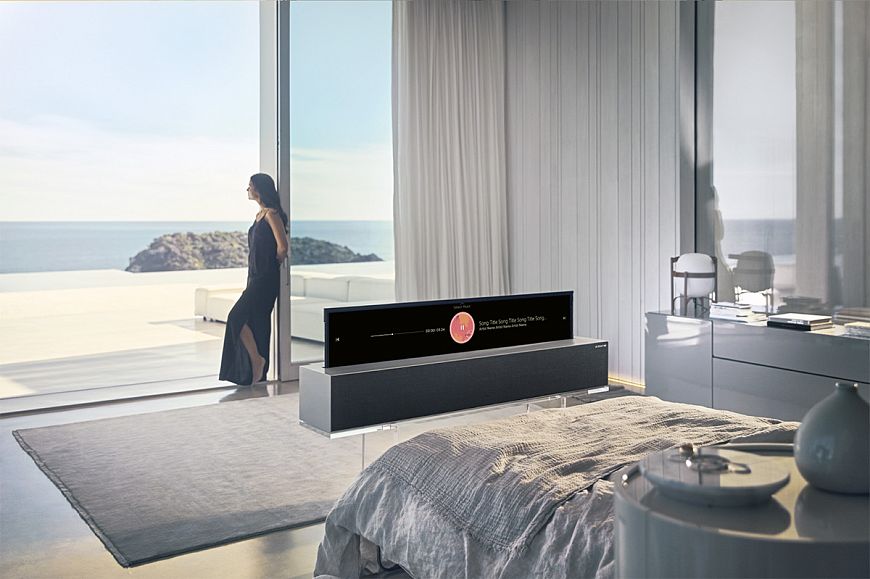 Скручивающийся телевизор LG Signature OLED TV RX
