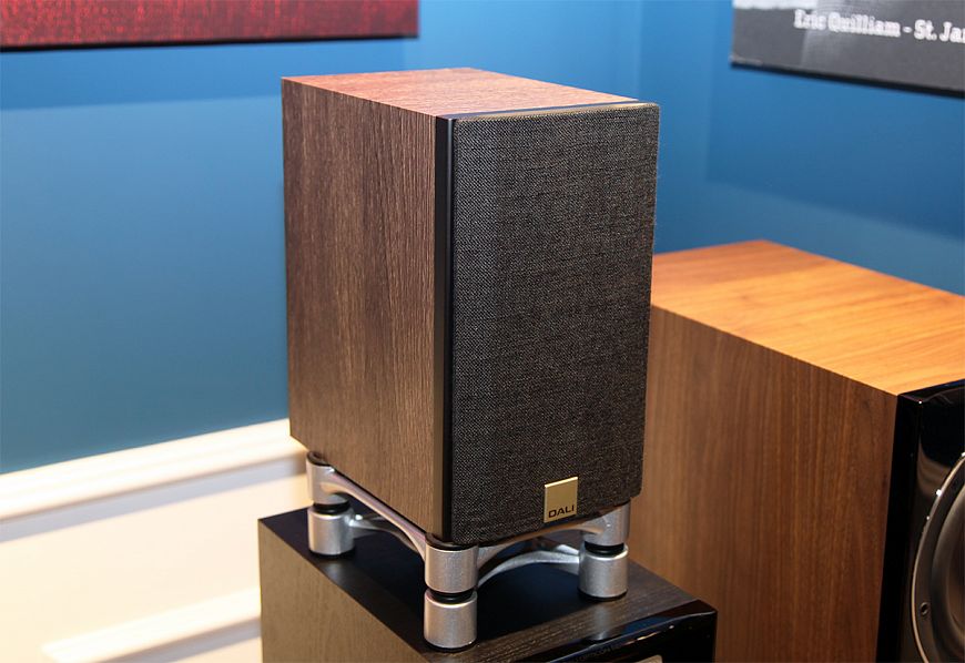 Полочные акустические системы DALI Opticon 1 mk2