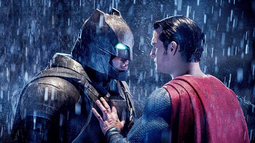 11. Бэтмен против Супермена: На заре справедливости / Batman v Superman: Dawn of Justice (2016)