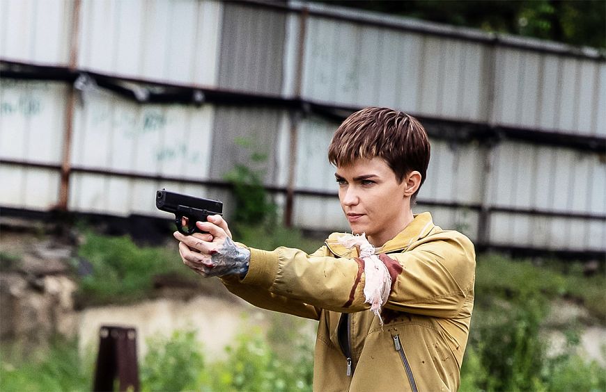 Малышка с характером / The Doorman (2020)