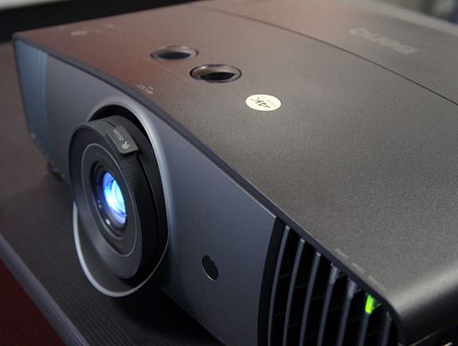 4K-проектор для домашнего кинотеатра BenQ W5700